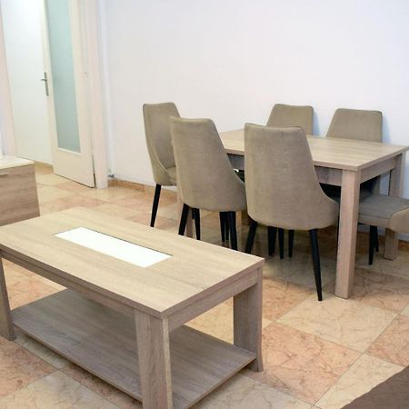 Apartamentos Atlas Terrassa II מראה חיצוני תמונה